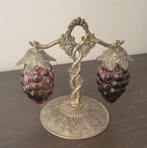 Vintage salt and pepper shaker set - glass